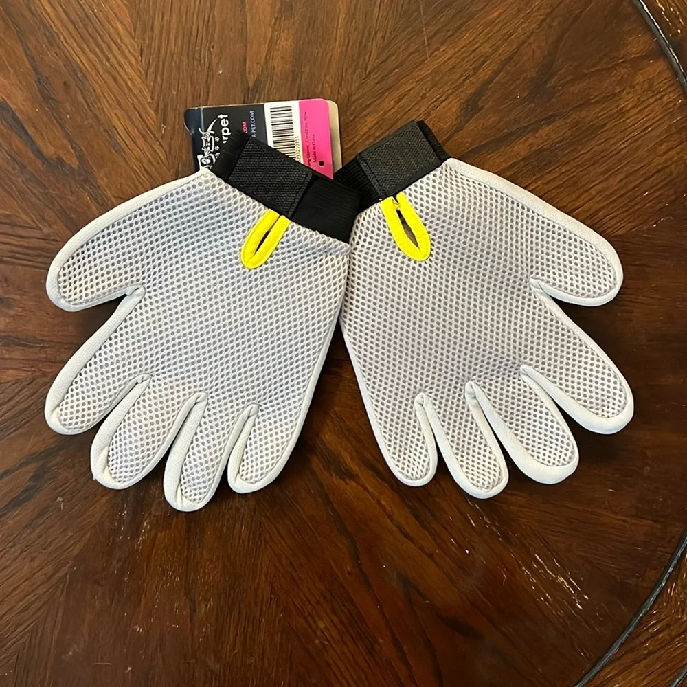 Pet Grooming Gloves Deshedding Massaging NWT